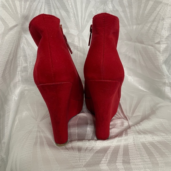 Michael Antonio Red wedge booties - Picture 2 of 4
